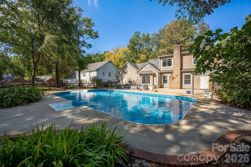 9423 Whitethorn Drive, Charlotte, NC 28277 9423 Whitethorn Drive, Charlotte, NC 28277