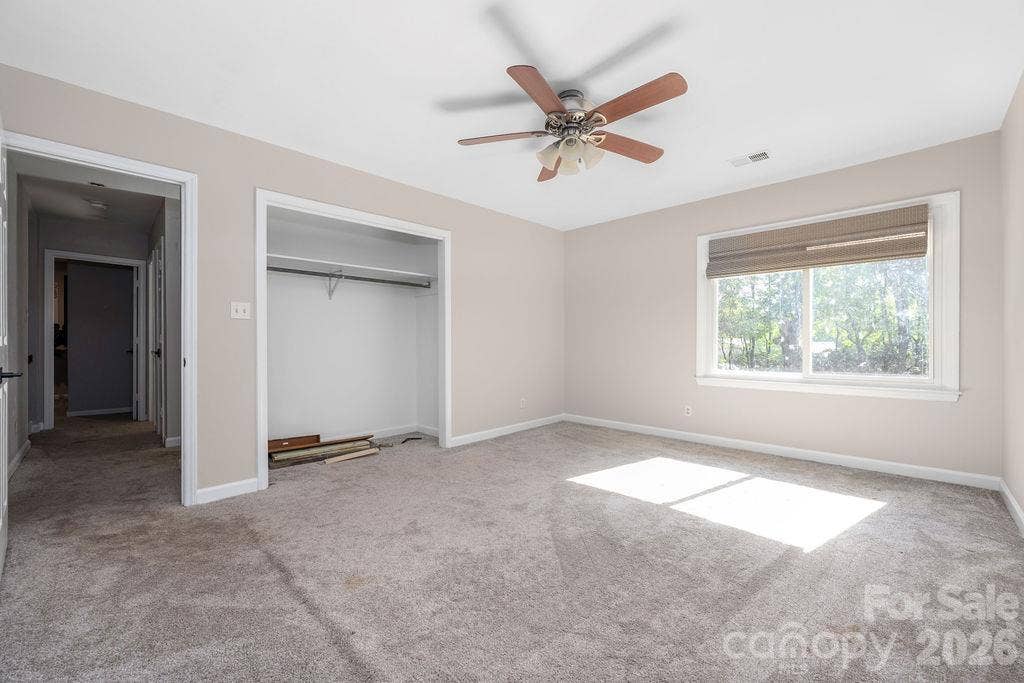 9423 Whitethorn Drive, Charlotte, NC 28277 9423 Whitethorn Drive, Charlotte, NC 28277