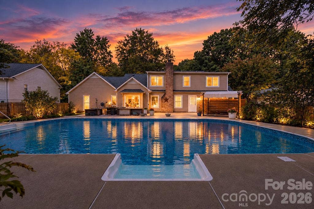 9423 Whitethorn Drive, Charlotte, NC 28277 9423 Whitethorn Drive, Charlotte, NC 28277