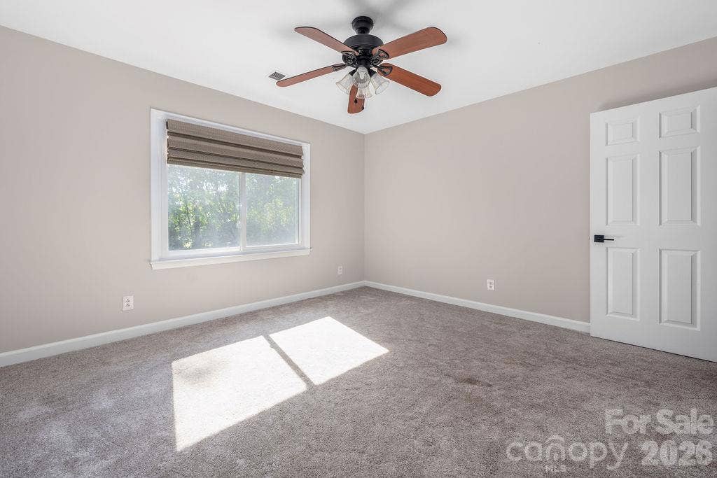 9423 Whitethorn Drive, Charlotte, NC 28277 9423 Whitethorn Drive, Charlotte, NC 28277