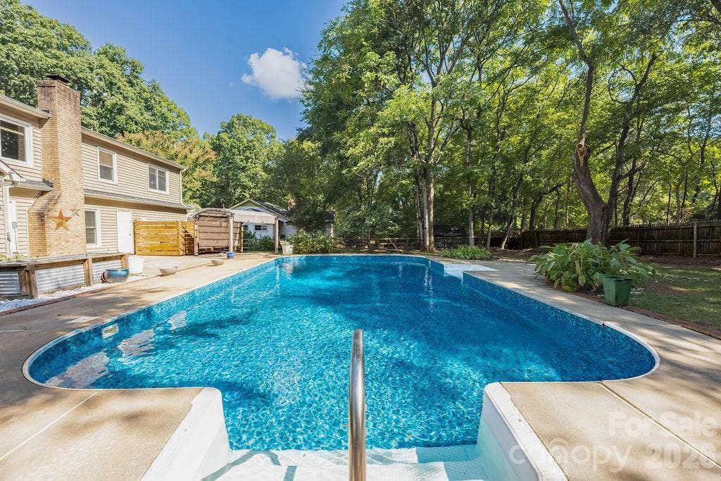 9423 Whitethorn Drive, Charlotte, NC 28277 9423 Whitethorn Drive, Charlotte, NC 28277