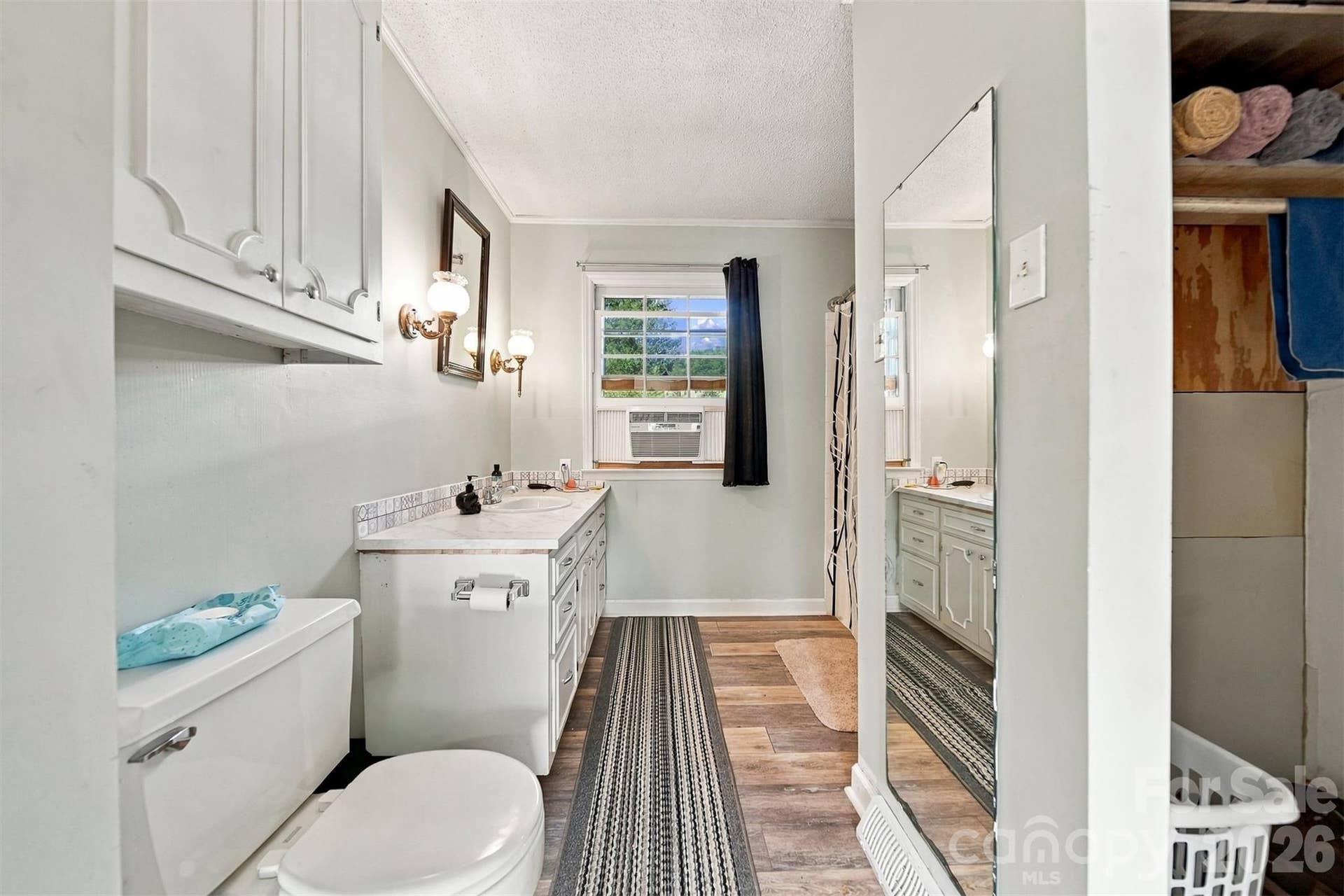 Second Living Quarters