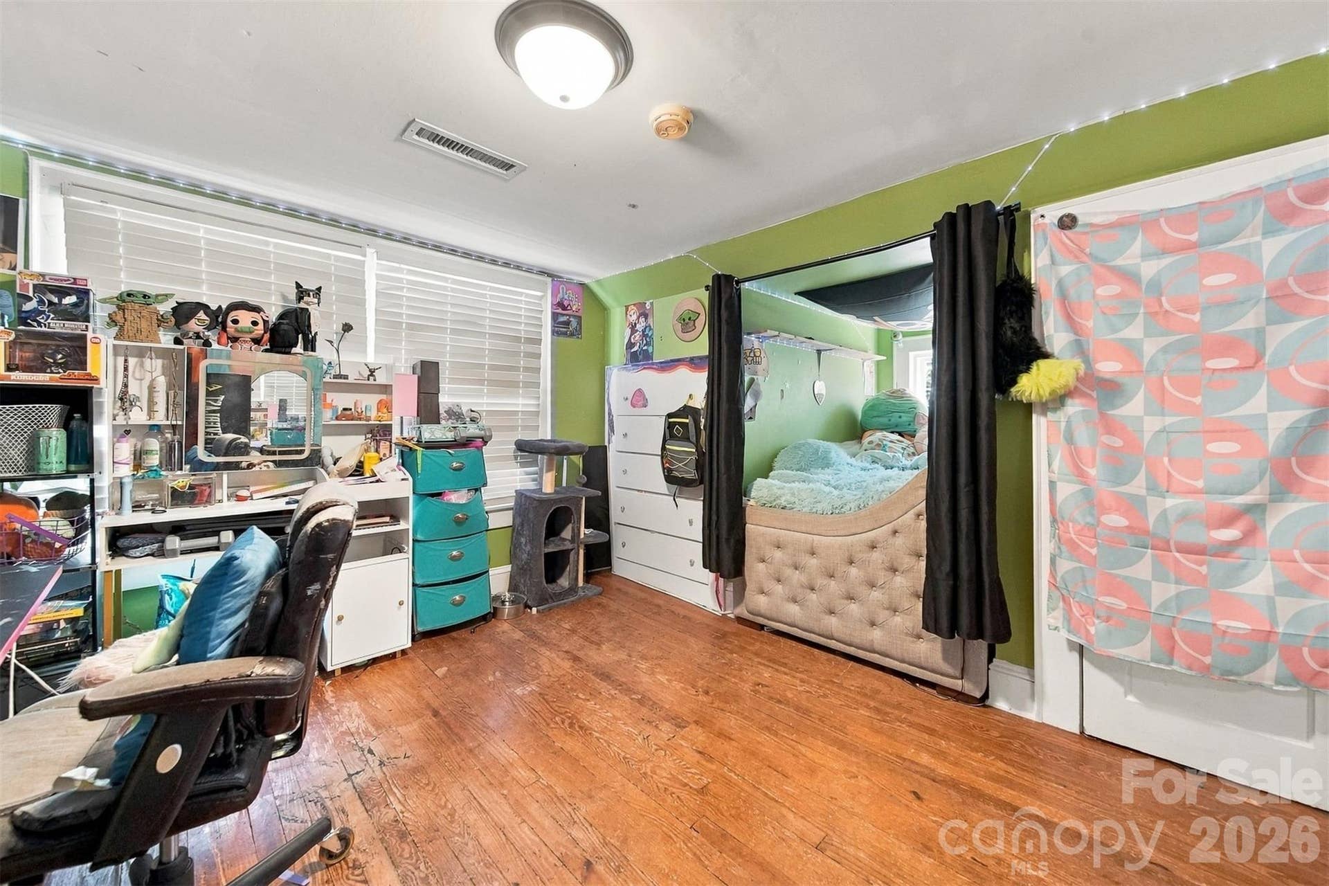 Upstairs bedroom #2