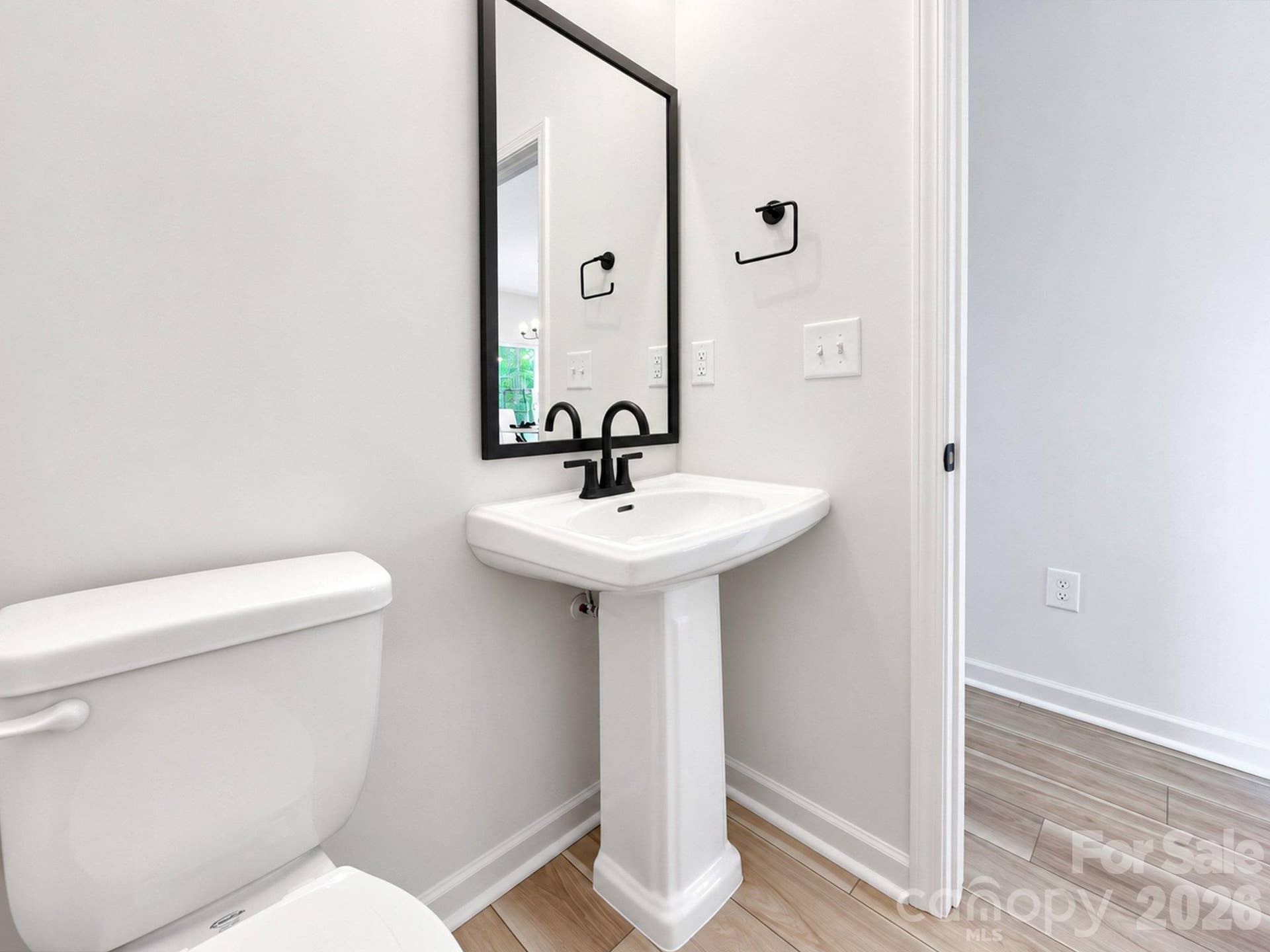 6819 Mint Street, Charlotte, NC 28214 6819 Mint Street, Charlotte, NC 28214