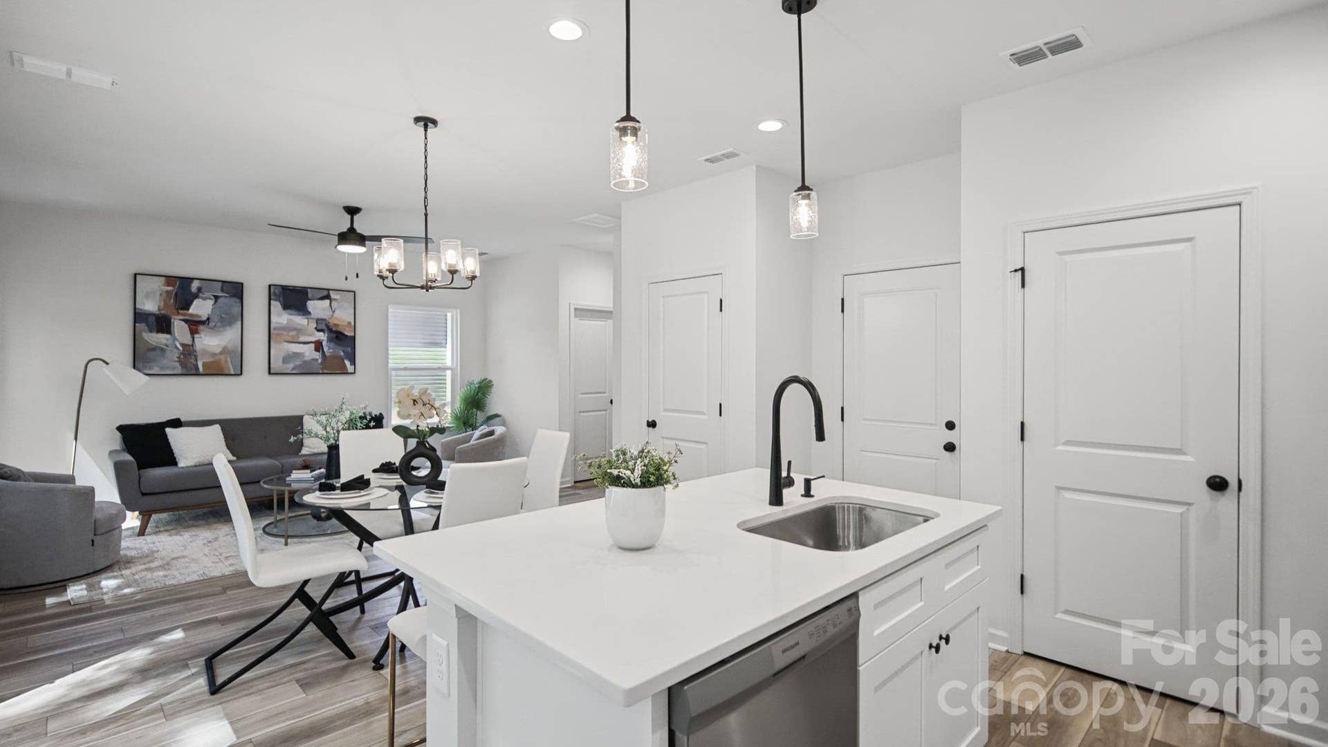 6819 Mint Street, Charlotte, NC 28214 6819 Mint Street, Charlotte, NC 28214