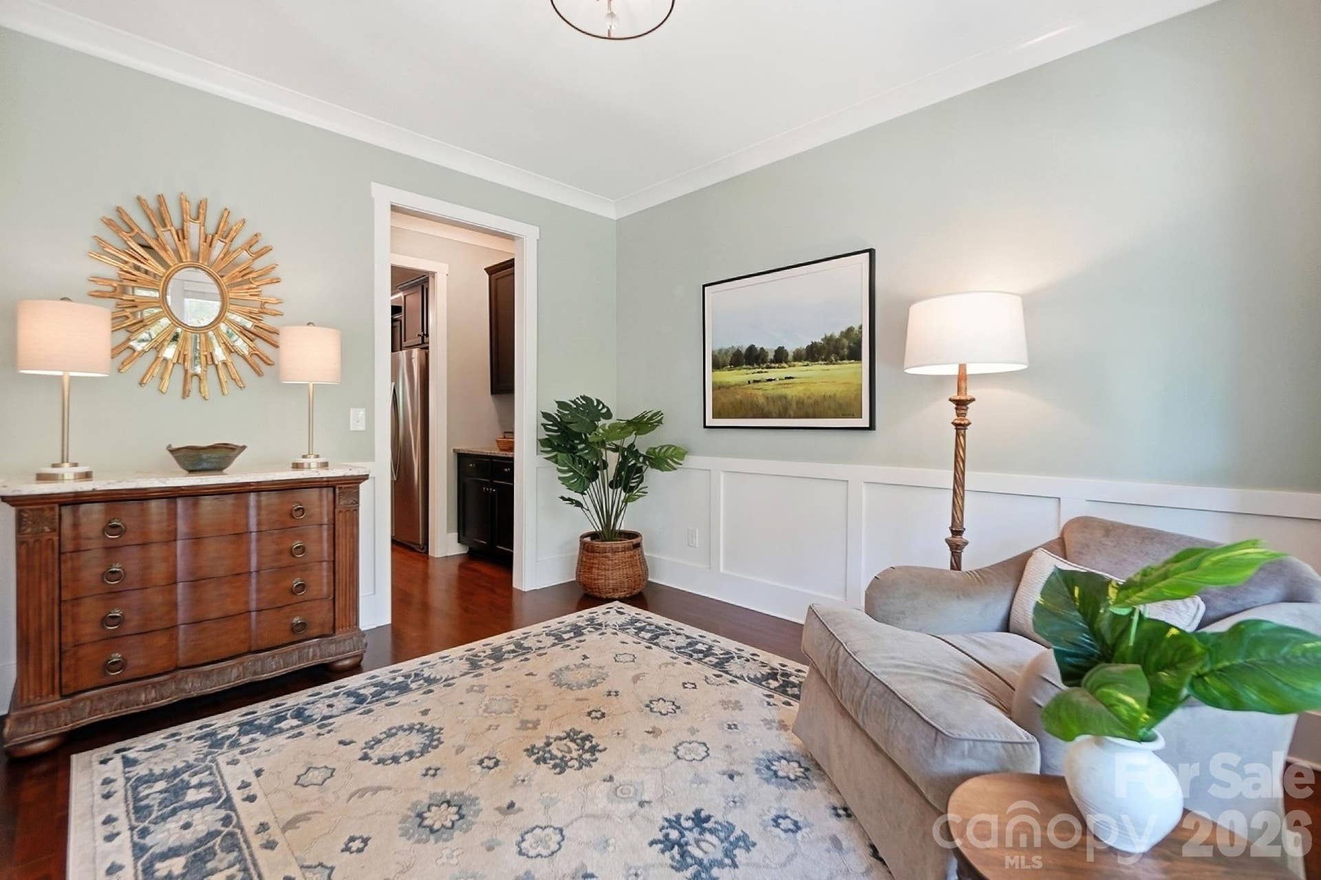 Flex space for formal dining or sitting room