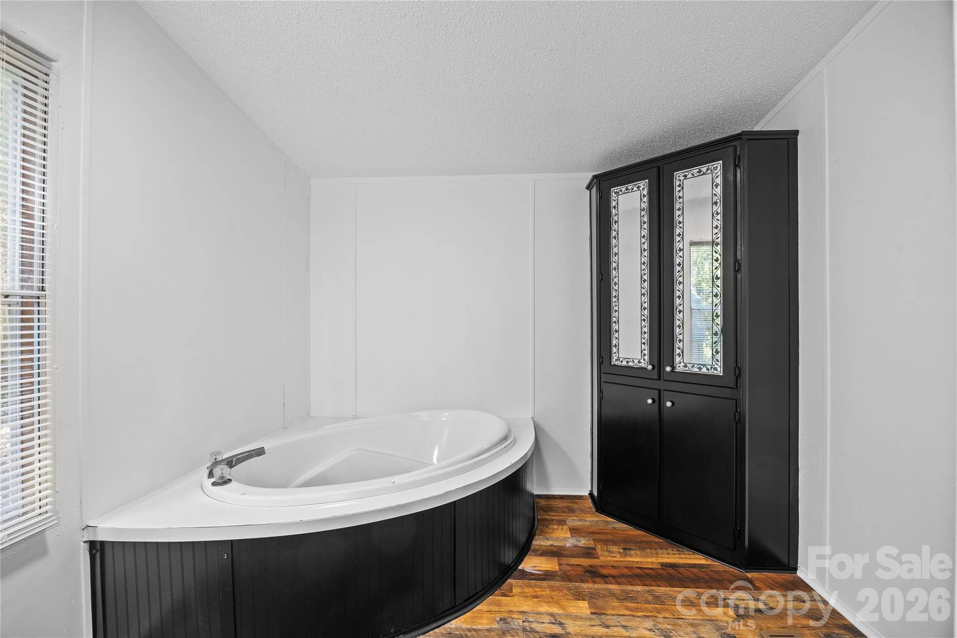 3285 Falcon Ridge Road, Maiden, NC 28650 3285 Falcon Ridge Road, Maiden, NC 28650
