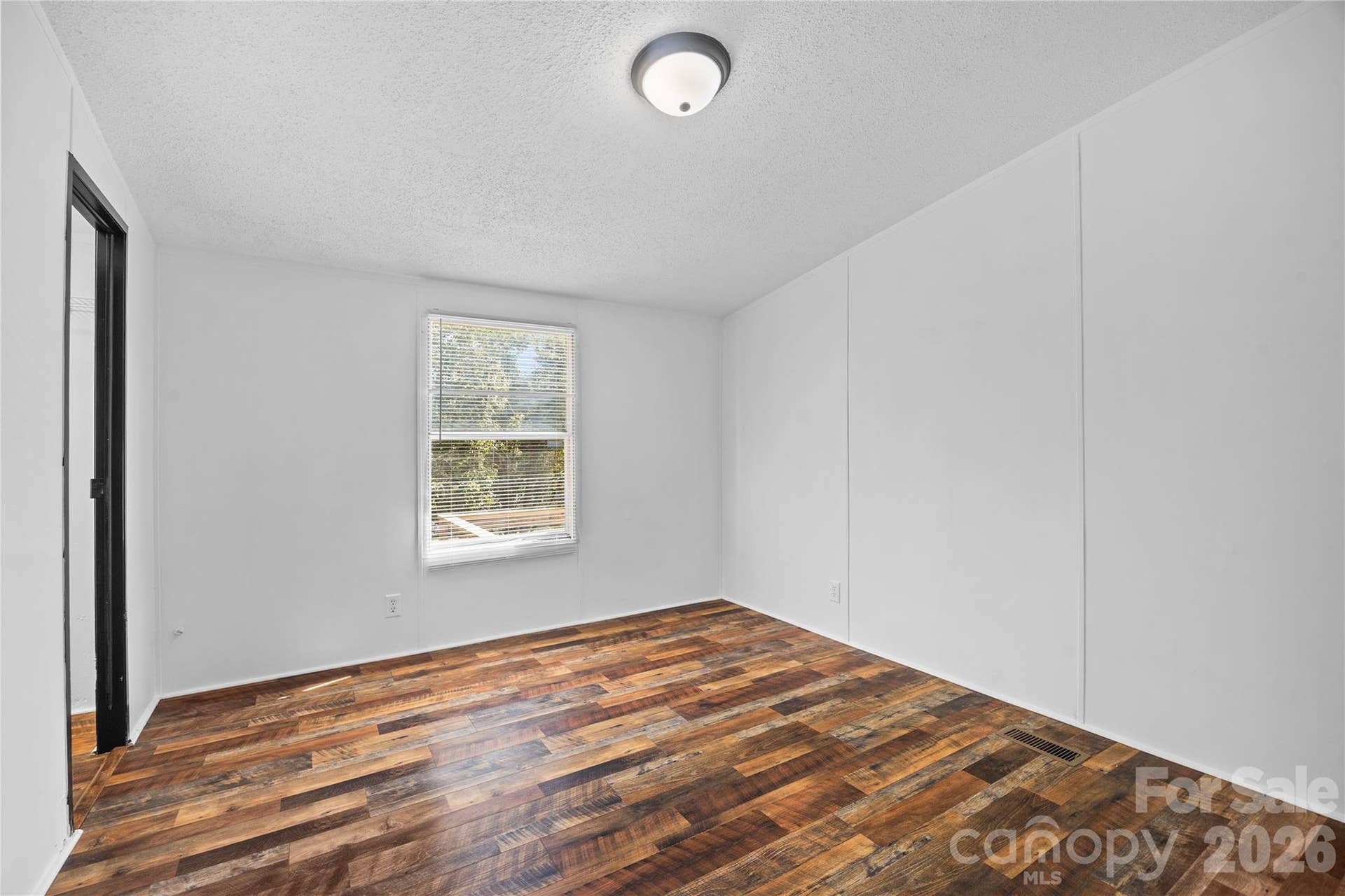 3285 Falcon Ridge Road, Maiden, NC 28650 3285 Falcon Ridge Road, Maiden, NC 28650