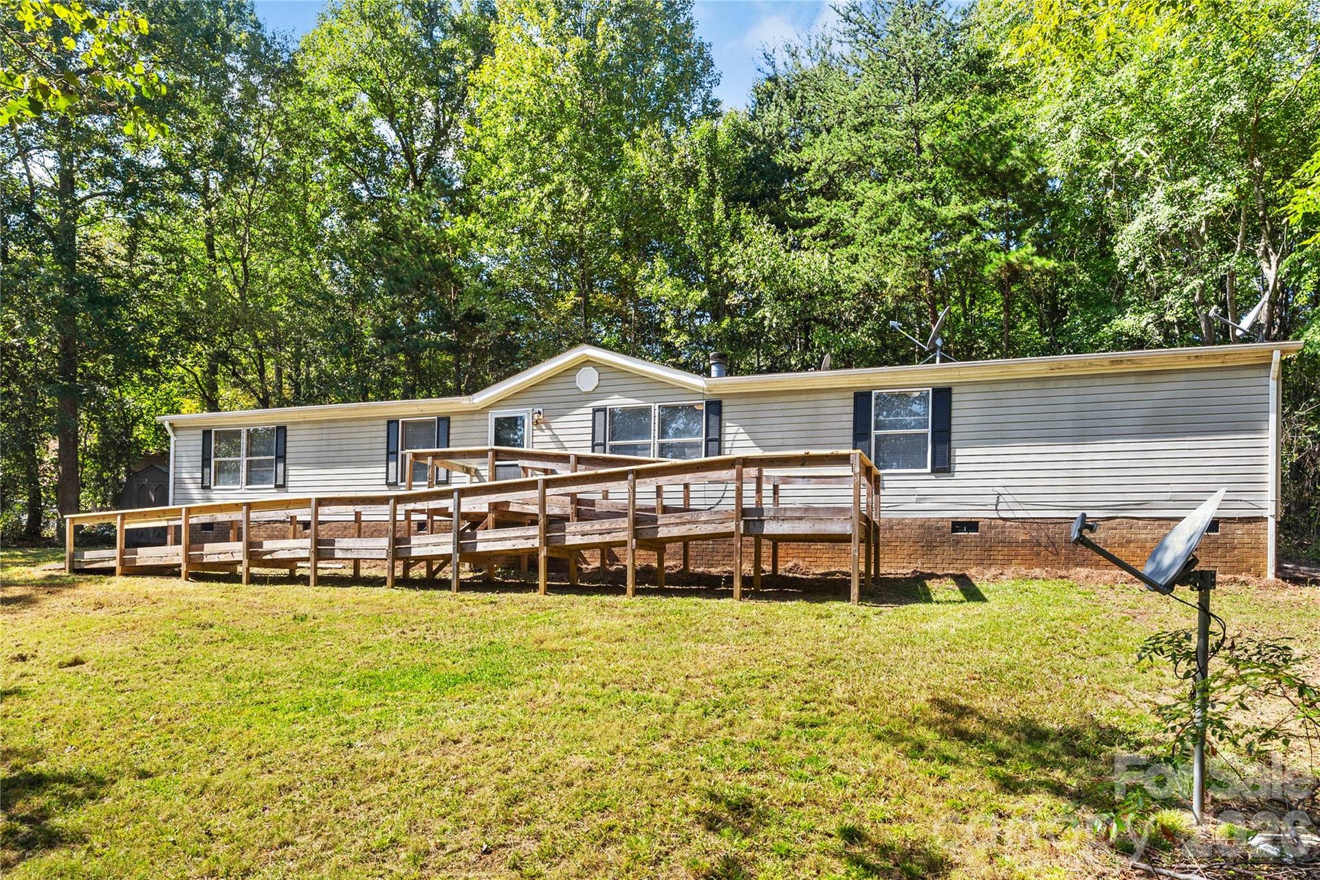 3285 Falcon Ridge Road, Maiden, NC 28650 3285 Falcon Ridge Road, Maiden, NC 28650