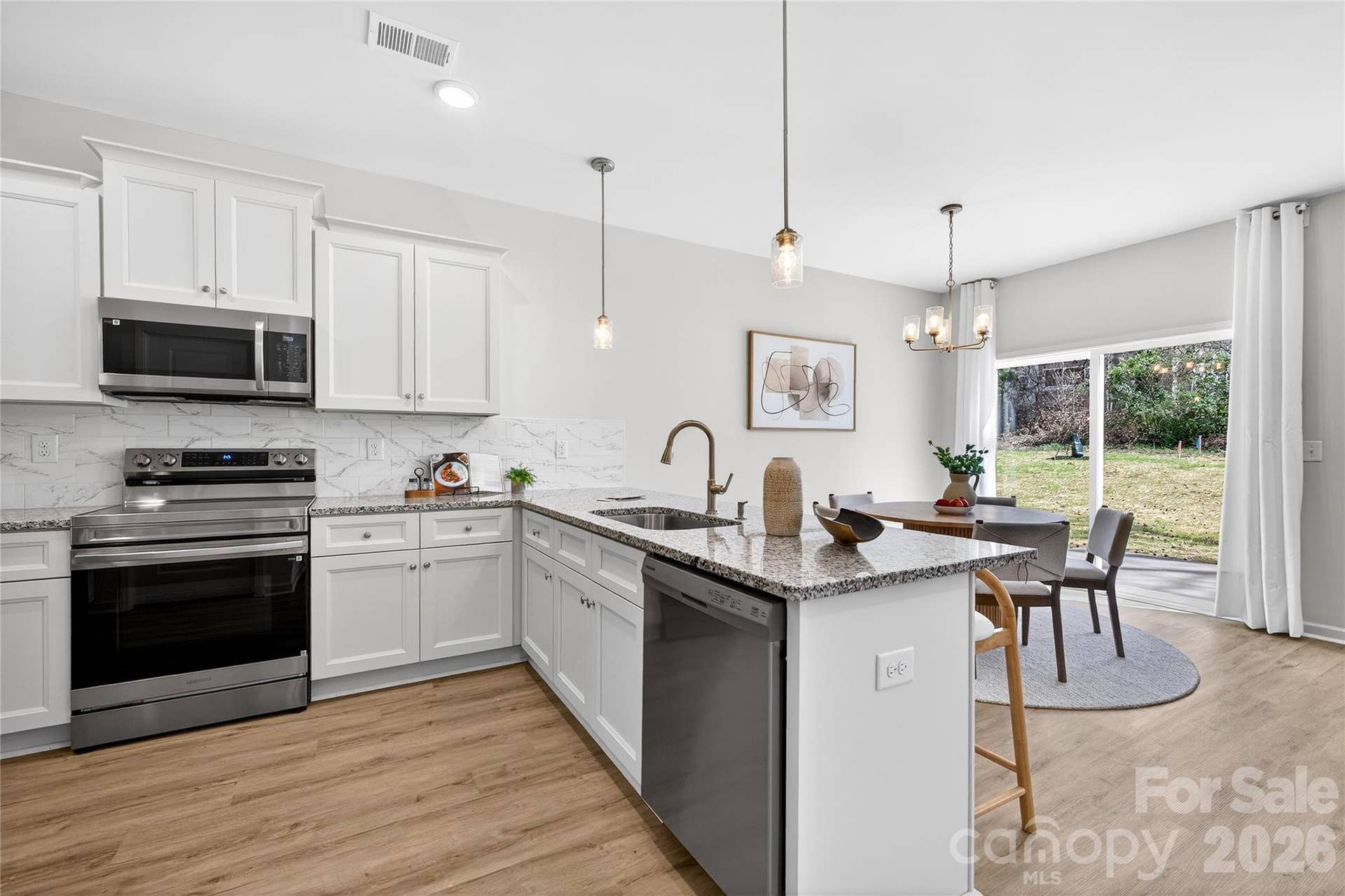 312 E Glendale Avenue, Mount Holly, NC 28120 Representation