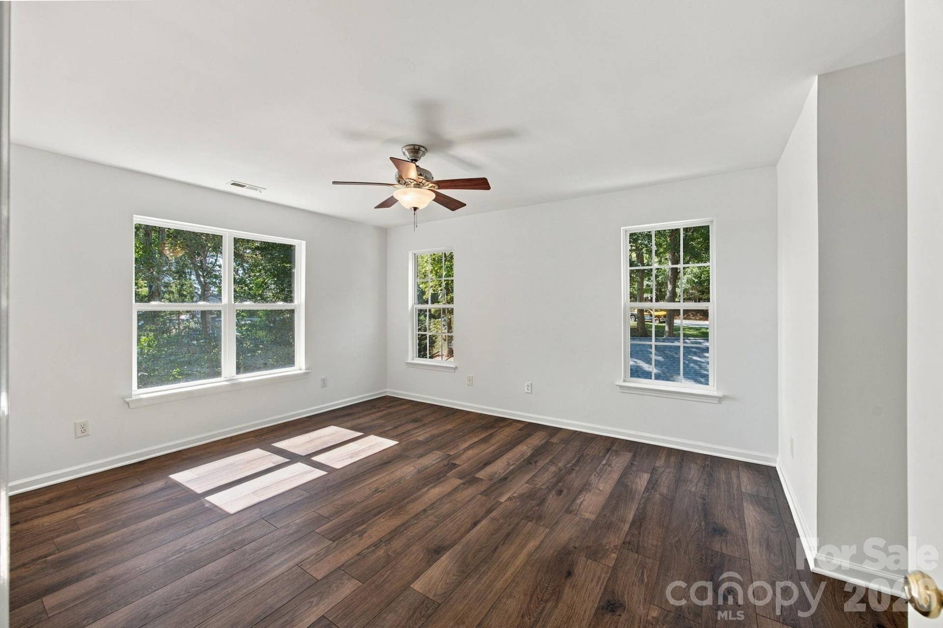 Upper level primary suite