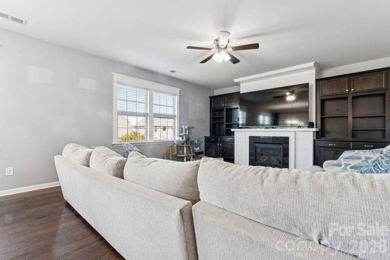 3018 Oakmere Road, Waxhaw, NC 28173 Living Room