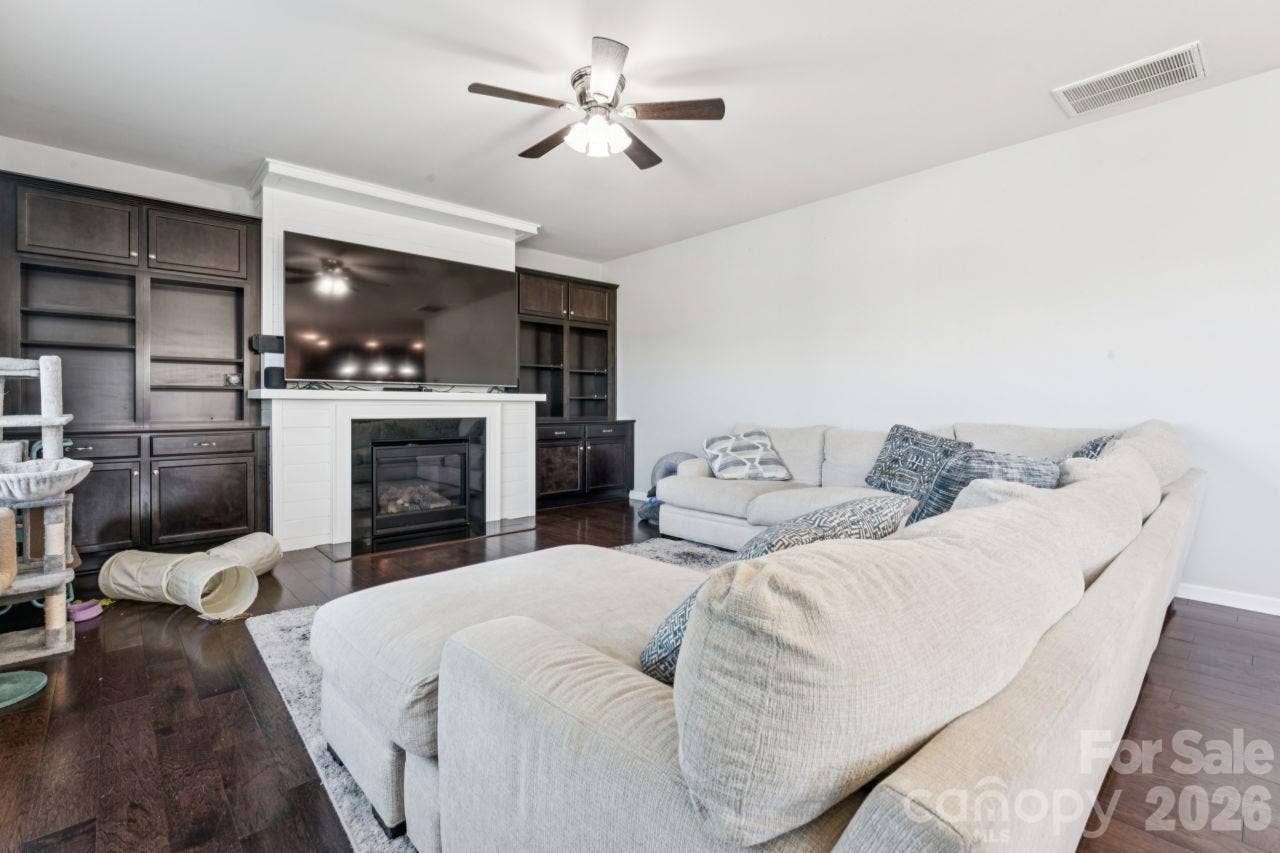 3018 Oakmere Road, Waxhaw, NC 28173 Living Room