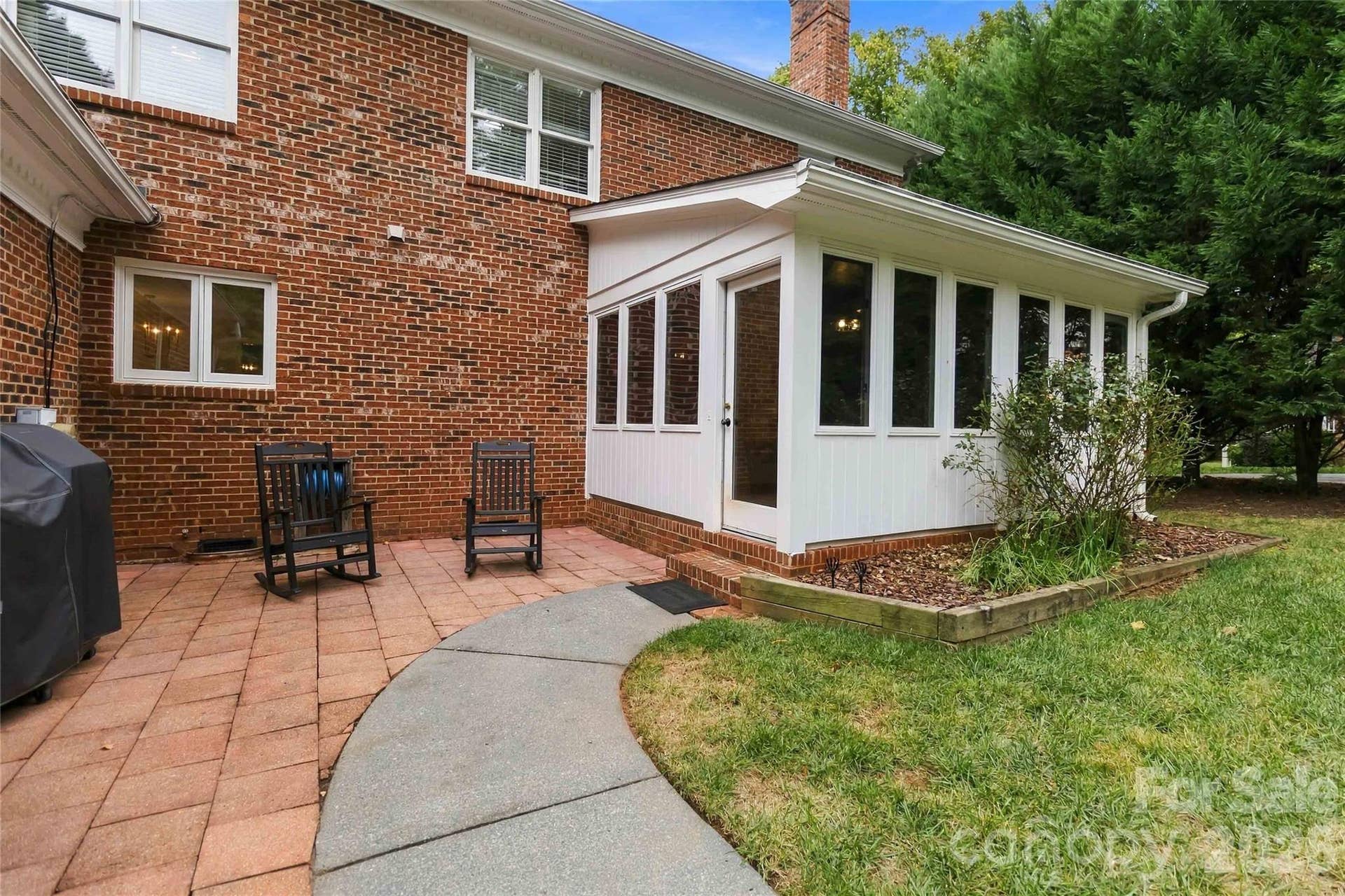 9414 Tillot Drive, Matthews, NC 28105 9414 Tillot Drive, Matthews, NC 28105