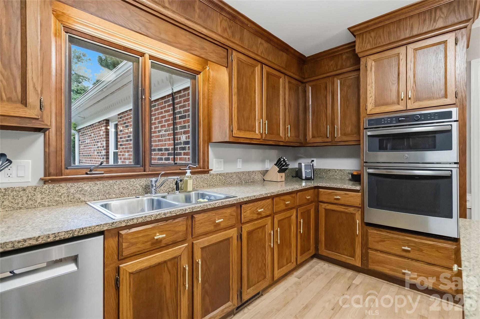 9414 Tillot Drive, Matthews, NC 28105 9414 Tillot Drive, Matthews, NC 28105