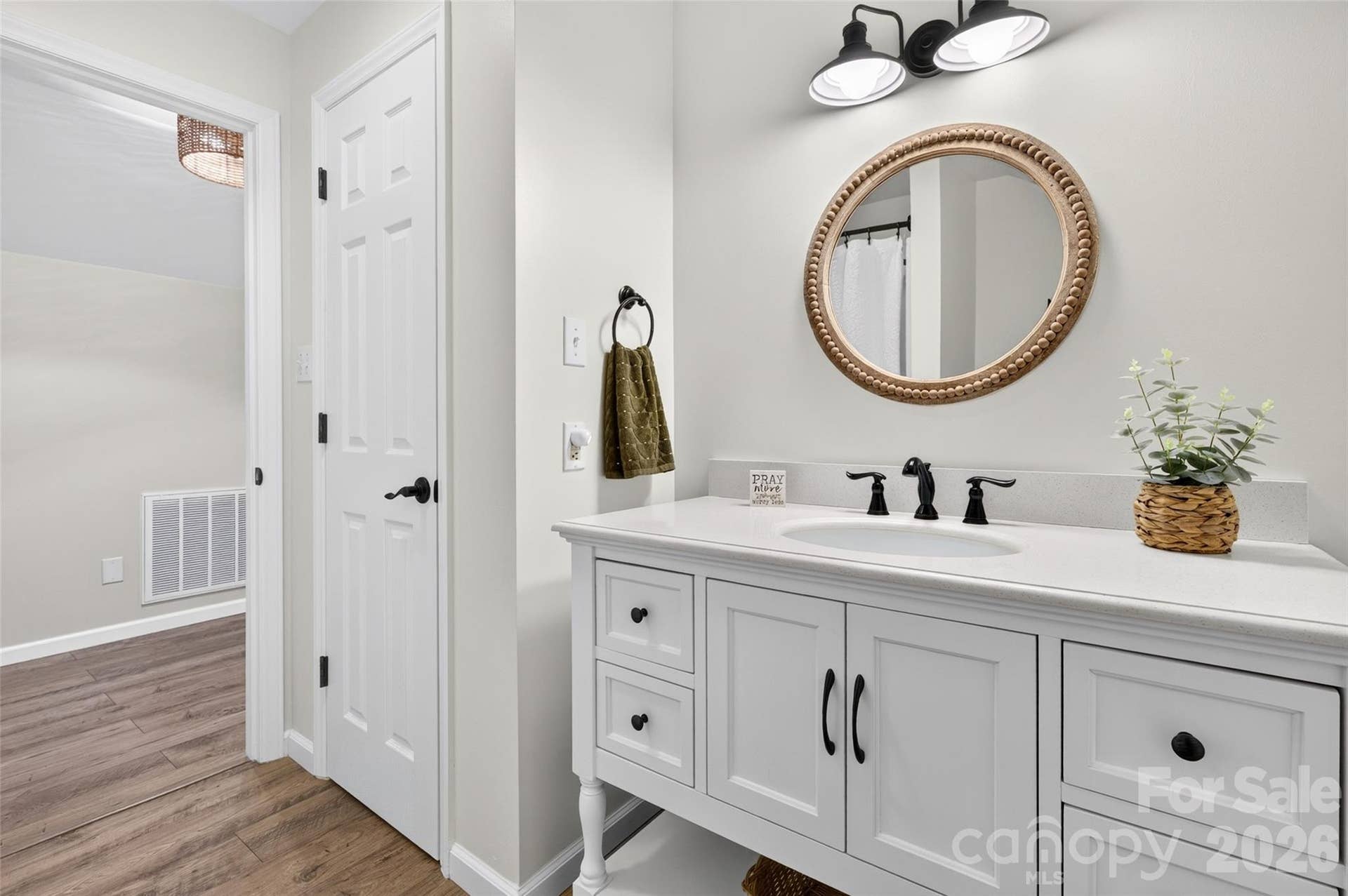 171 Pleasant Drive, Statesville, NC 28677 Upstairs Full Bath