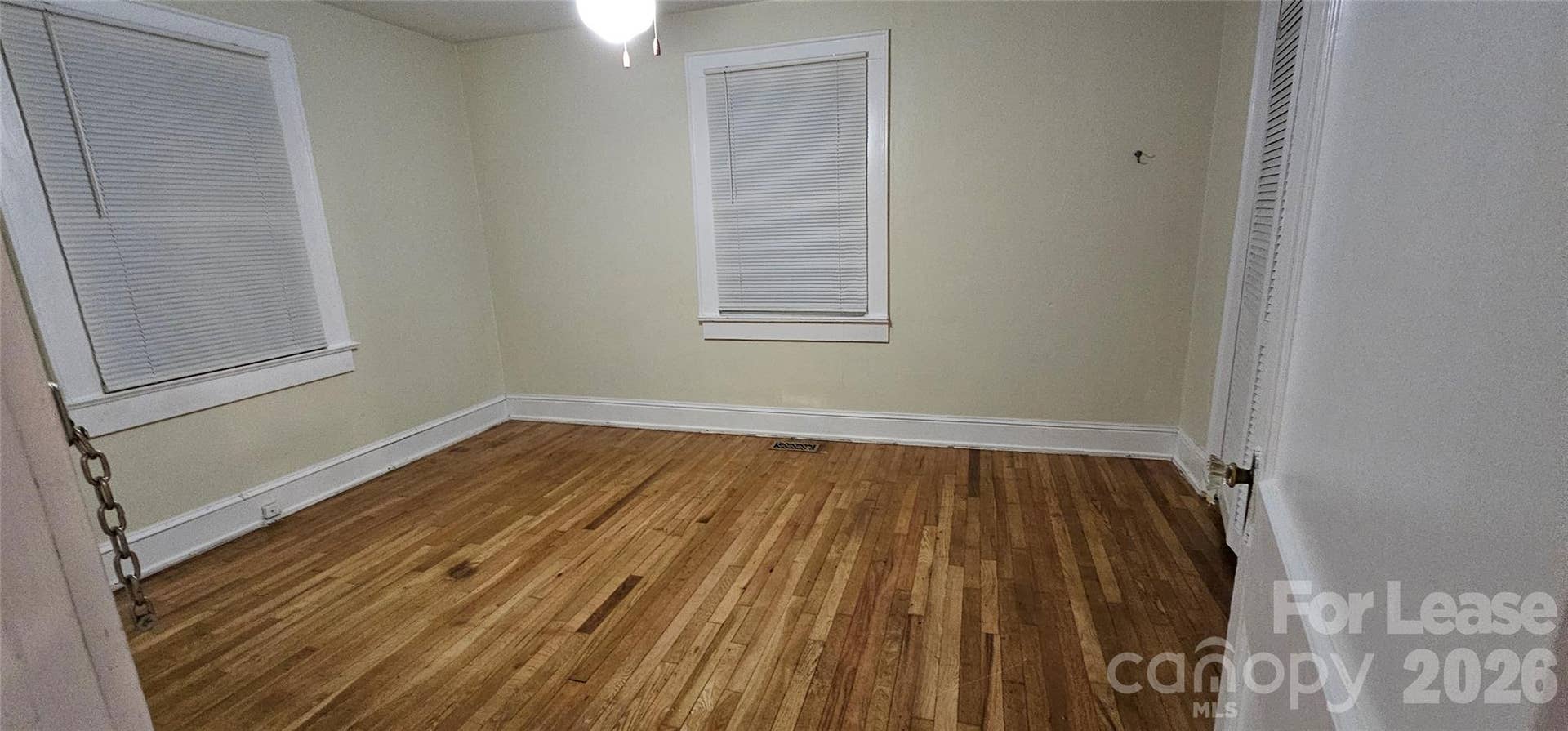 1012 8th Street NE, Hickory, NC 28601