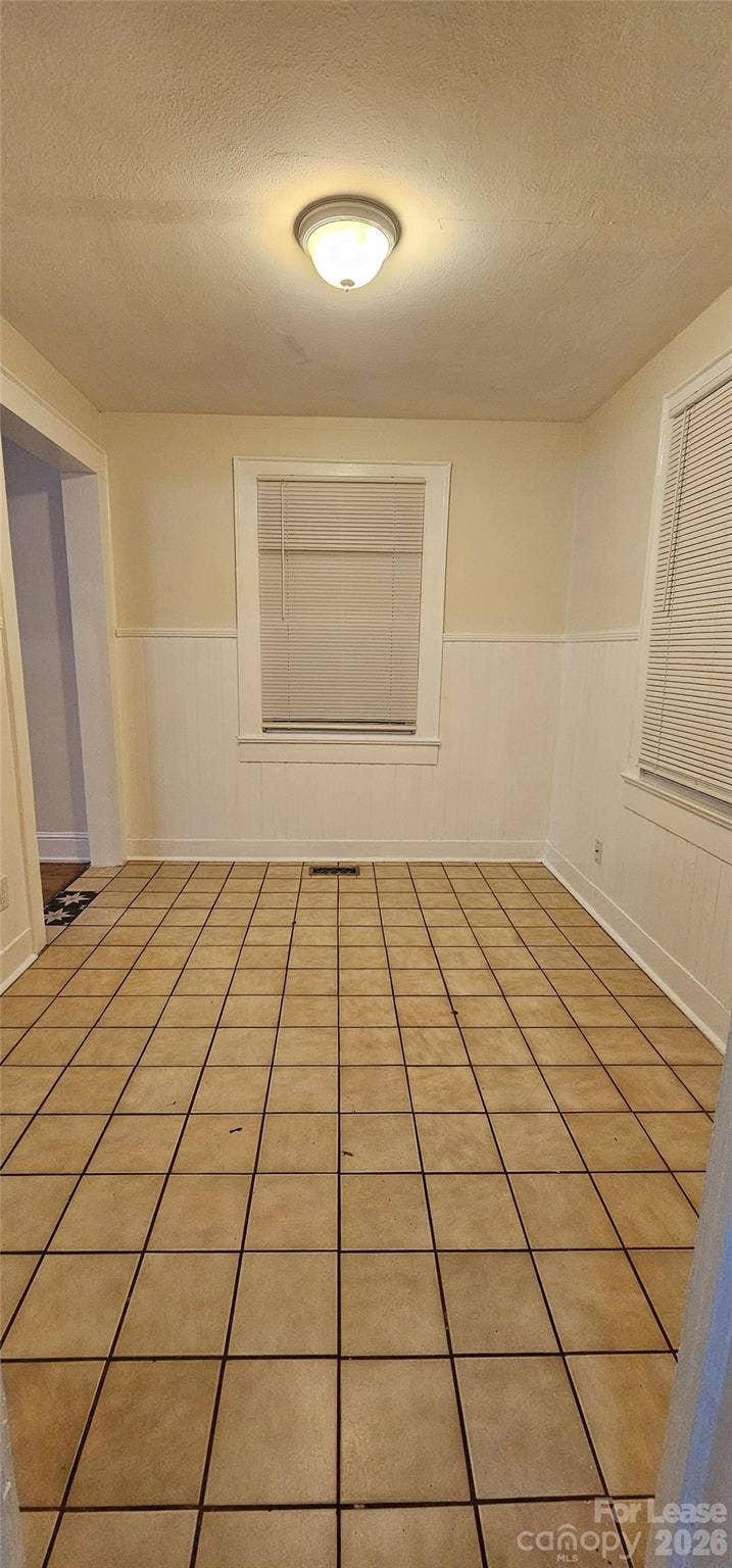 1012 8th Street NE, Hickory, NC 28601