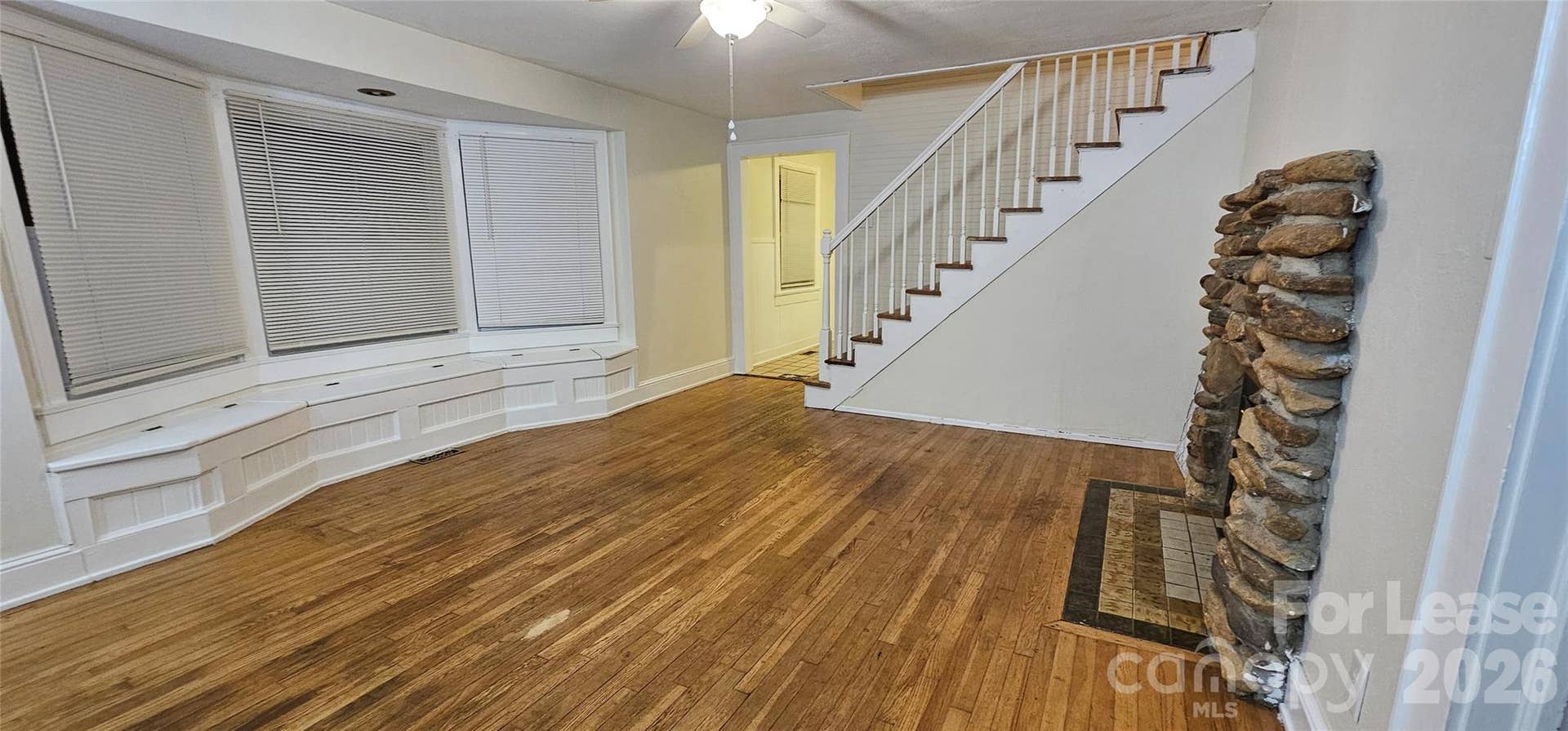 1012 8th Street NE, Hickory, NC 28601