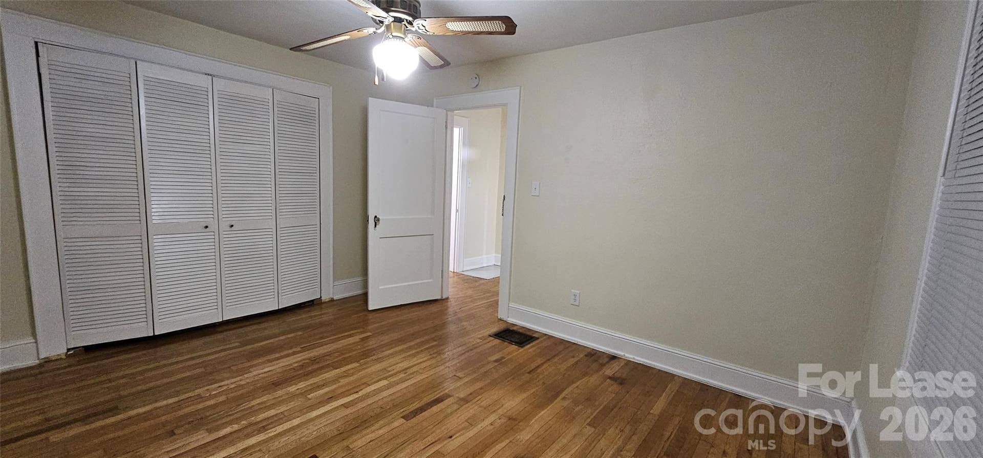 1012 8th Street NE, Hickory, NC 28601