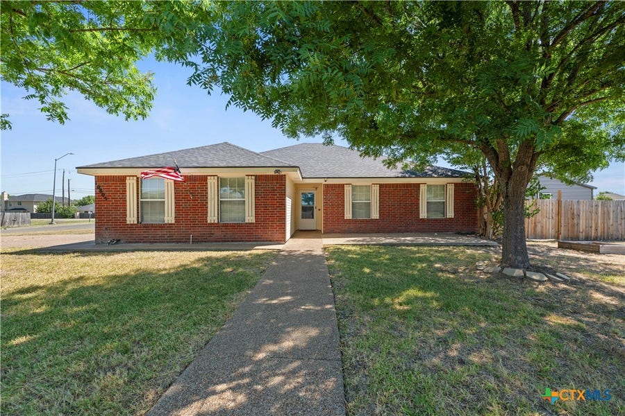 Property photo for 10805 Snow Pea Drive, Waco, TX