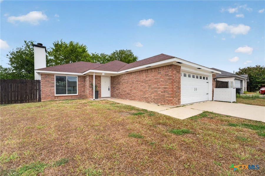 Property photo for 607 Lisa Lane, Killeen, TX