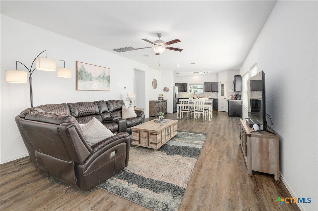 735 Circle Way, Jarrell, TX 76537 735 Circle Way, Jarrell, TX 76537
