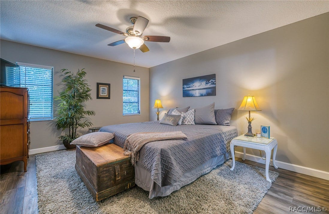 23 Dogwood Drive, Homosassa, FL 34446 King Suite with brand new mattress.