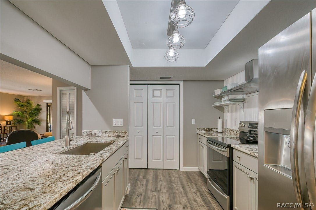 23 Dogwood Drive, Homosassa, FL 34446 Large stocked Pantry. Fully equipped with small appliances and linens/dishes/pots and pans/glassware and more!