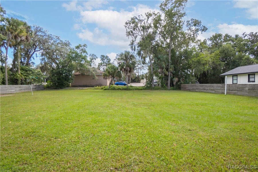 Property photo for 464 NE 2nd Street, Crystal River, FL