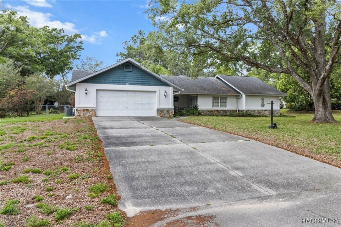10025 Kimbrough Drive, Brooksville, FL 34601
