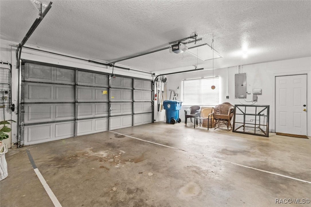 10025 Kimbrough Drive, Brooksville, FL 34601