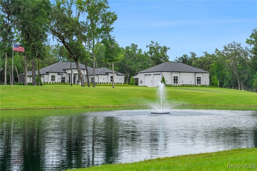 Property photo for 1825 W Oak Valley Court, Homosassa, FL