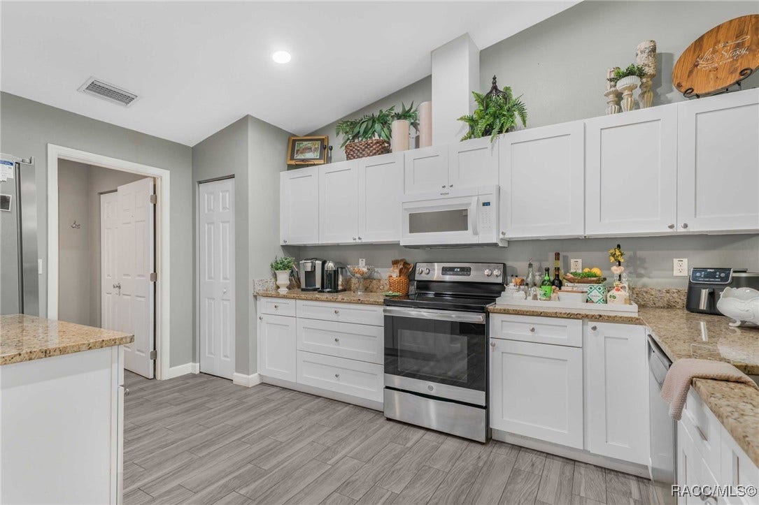2142 S Gleneagle Terrace, Lecanto, FL 34461 2142 S Gleneagle Terrace, Lecanto, FL 34461