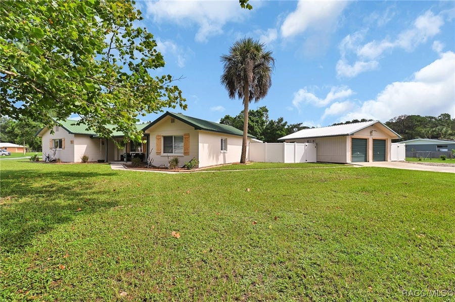 Property photo for 359 S Gardenia Terrace, Crystal River, FL