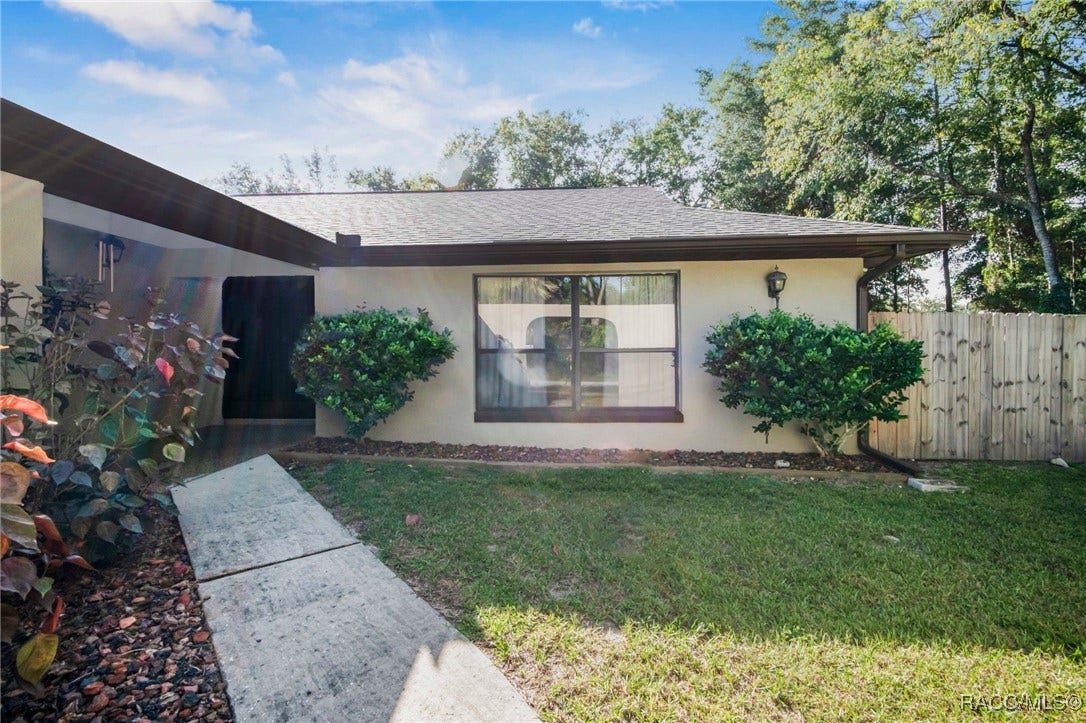 9161 N Bertin Drive, Citrus Springs, FL 34434