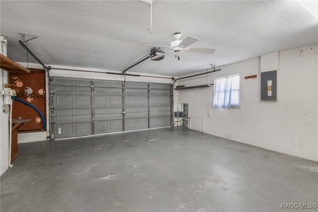 9161 N Bertin Drive, Citrus Springs, FL 34434
