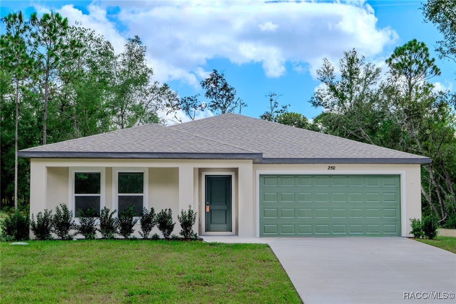 Property photo for 250 W Ruska Place, Dunnellon, FL