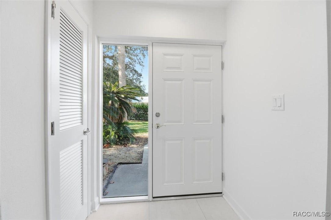 11328 W Bayshore Drive, Crystal River, FL 34429 11328 W Bayshore Drive, Crystal River, FL 34429