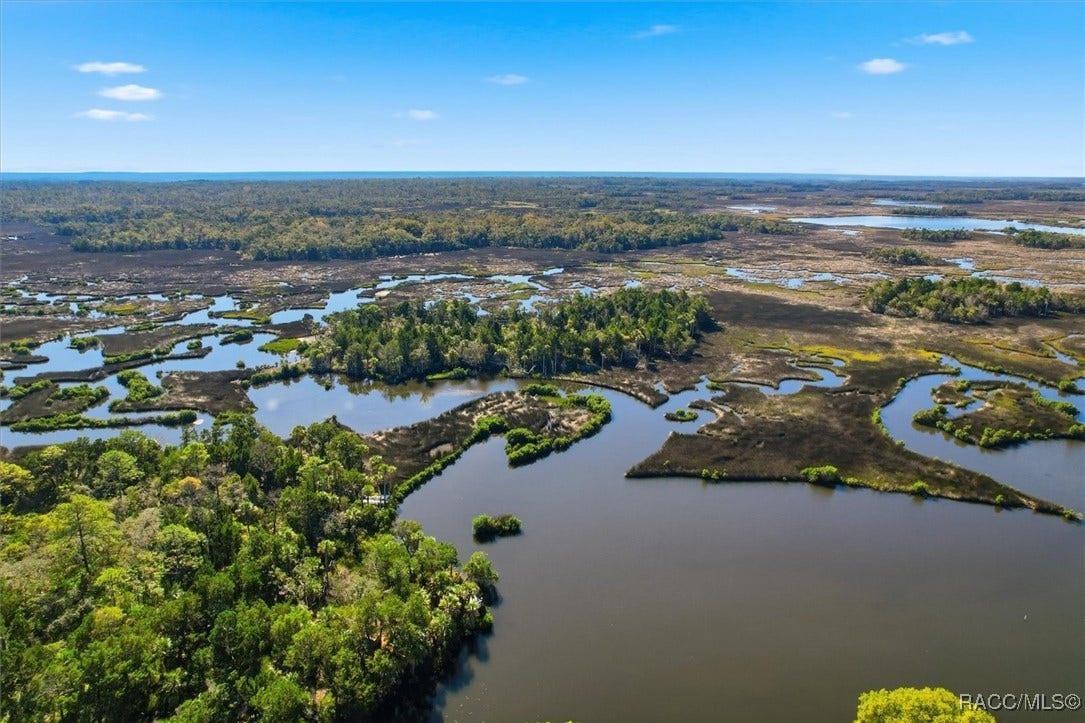 11328 W Bayshore Drive, Crystal River, FL 34429 11328 W Bayshore Drive, Crystal River, FL 34429