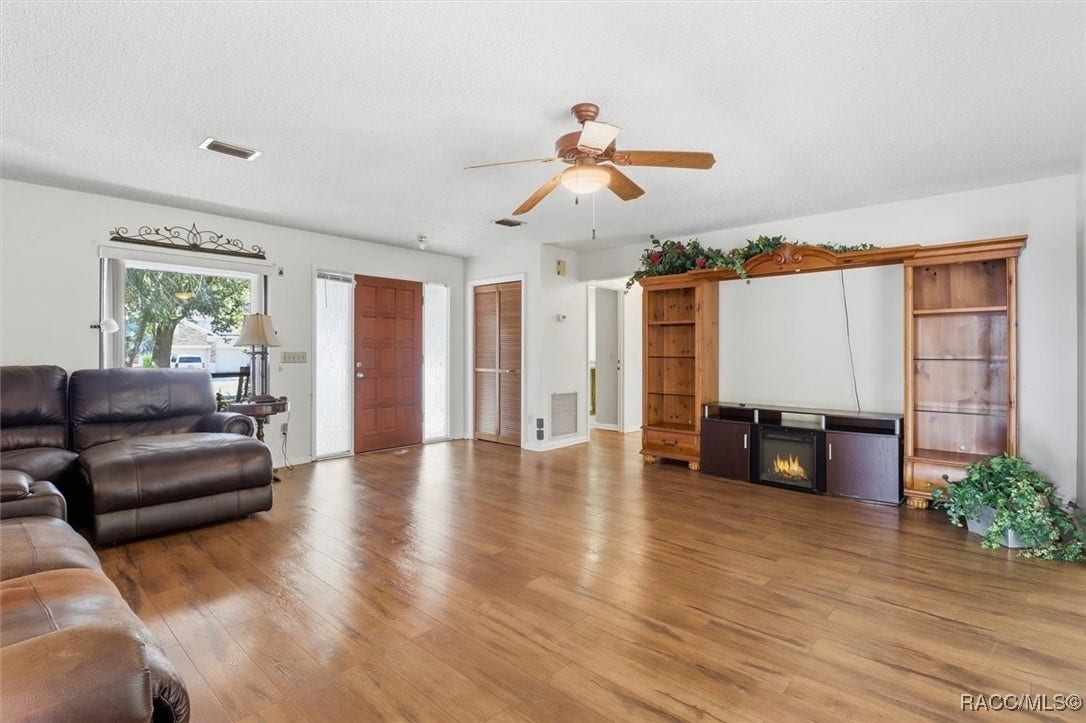 98 Sycamore Circle, Homosassa, FL 34446 98 Sycamore Circle, Homosassa, FL 34446