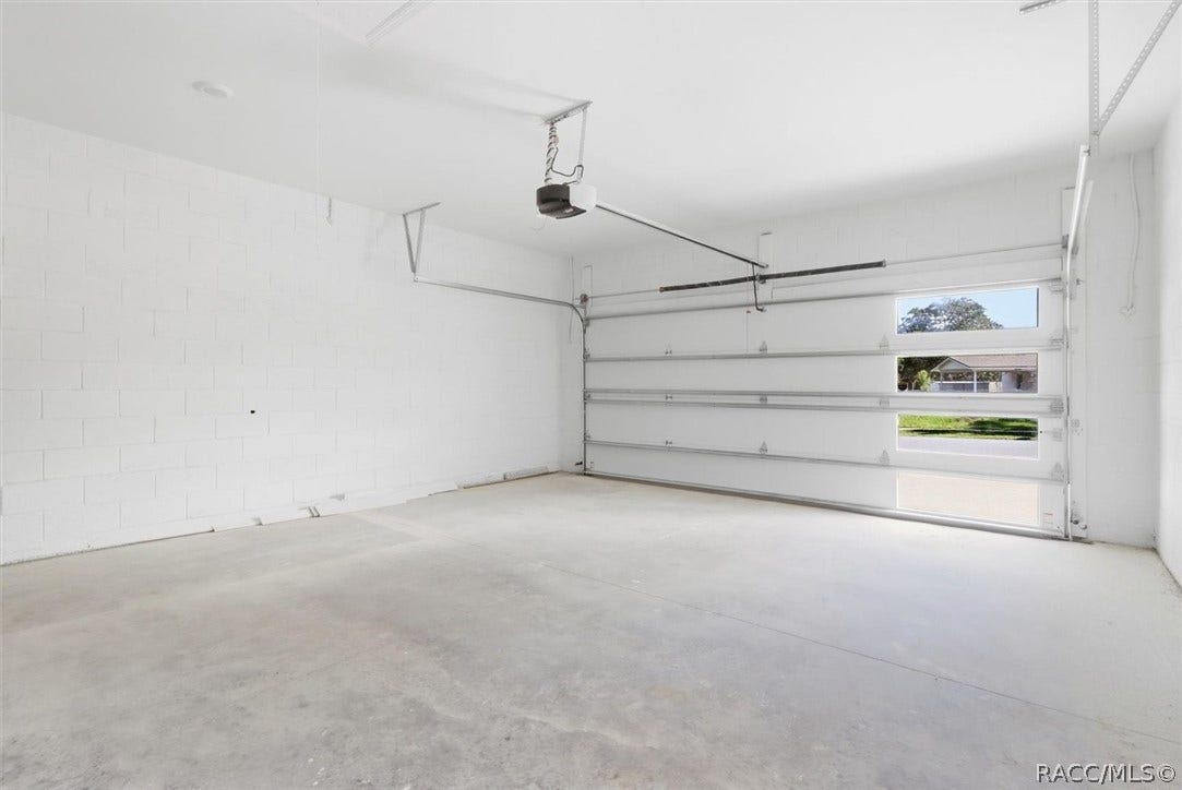 9410 N Milam Way, Citrus Springs, FL 34434
