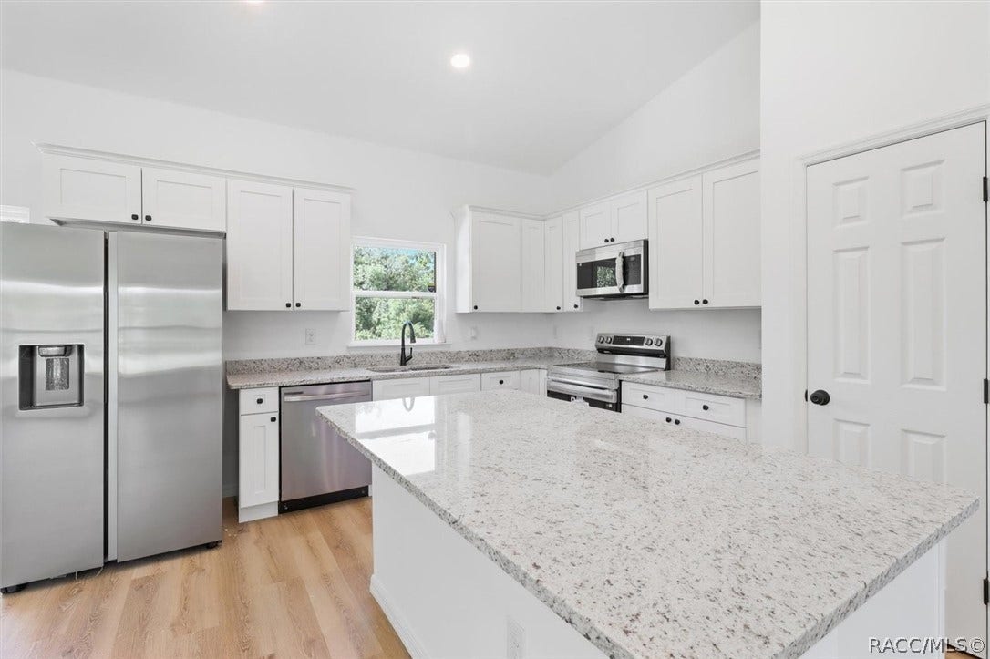 9410 N Milam Way, Citrus Springs, FL 34434