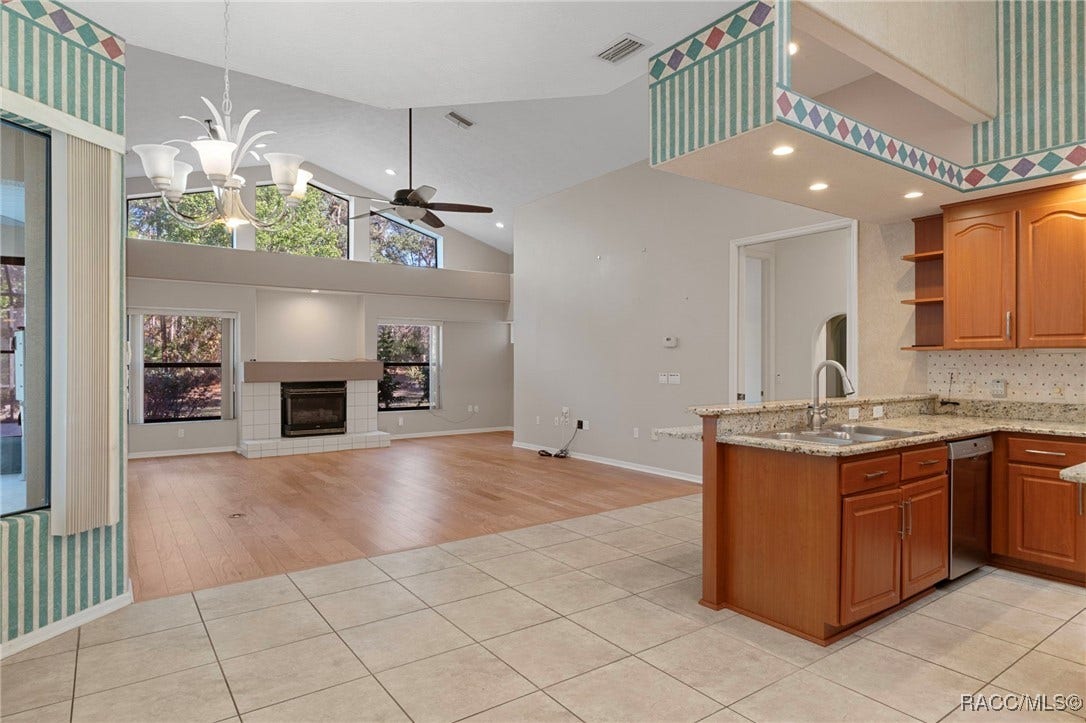 3135 N Buckhorn Drive, Beverly Hills, FL 34465