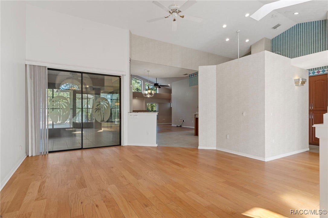 3135 N Buckhorn Drive, Beverly Hills, FL 34465