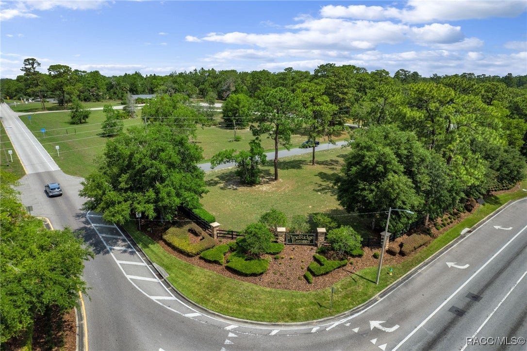 3135 N Buckhorn Drive, Beverly Hills, FL 34465