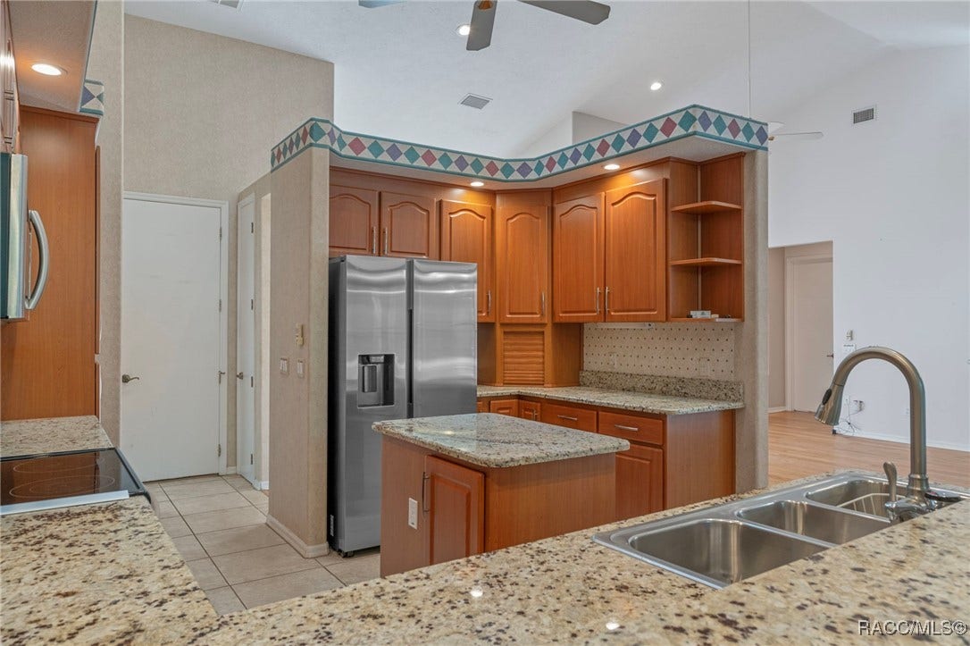 3135 N Buckhorn Drive, Beverly Hills, FL 34465