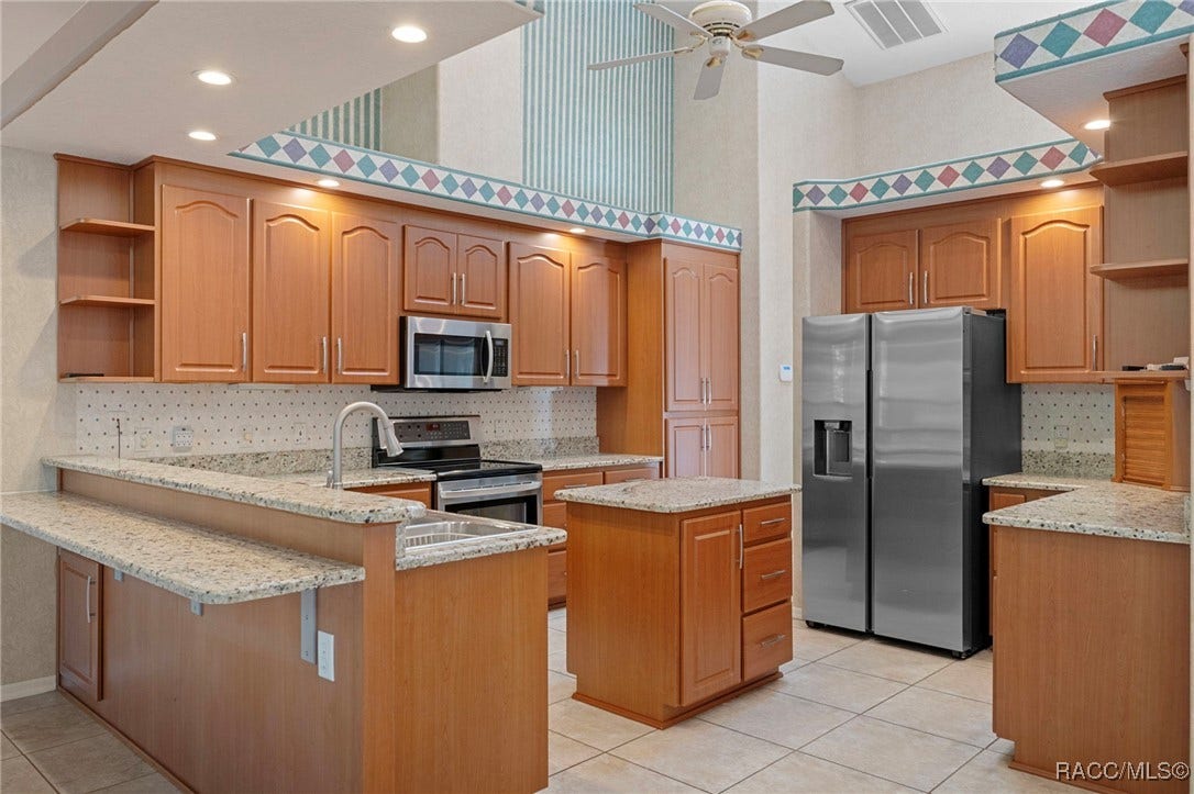 3135 N Buckhorn Drive, Beverly Hills, FL 34465