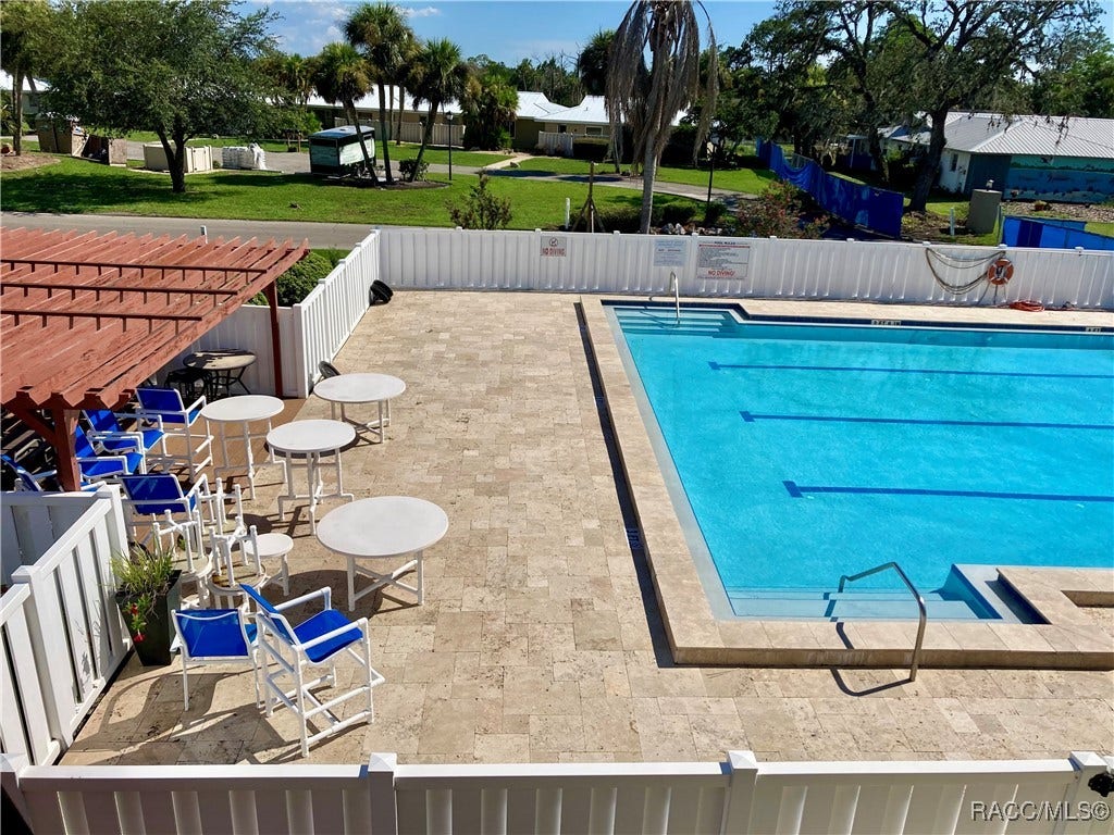 11580 W Bayshore Drive, Crystal River, FL 34429