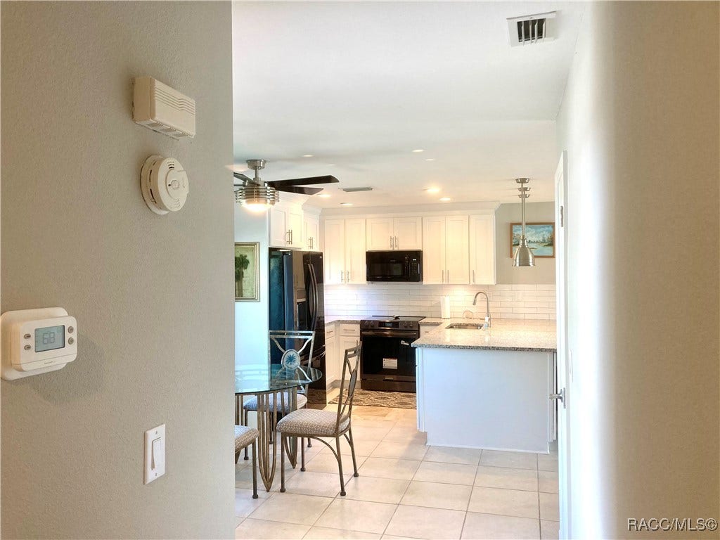 11580 W Bayshore Drive, Crystal River, FL 34429